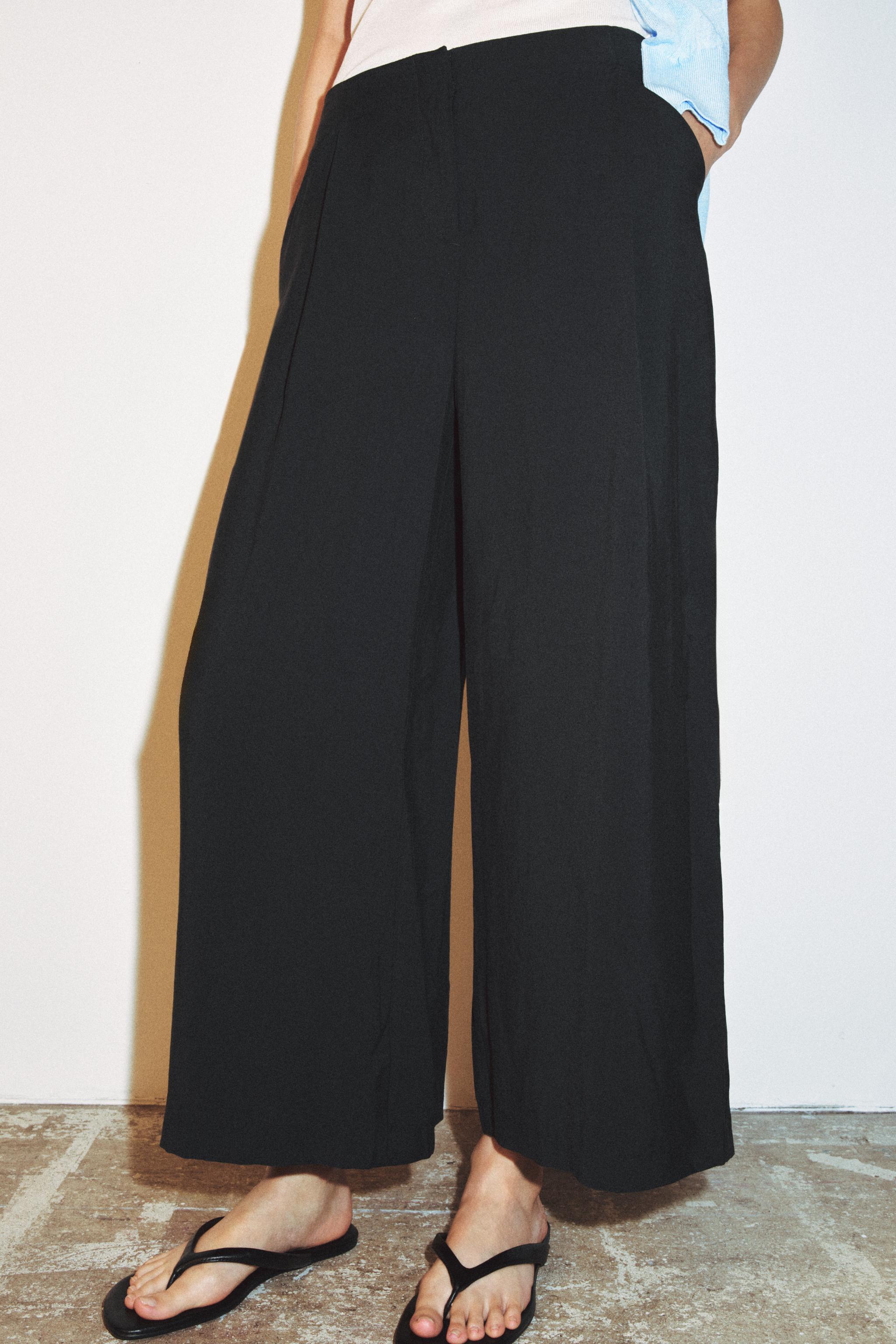 PLEATED CULOTTE PANTS
